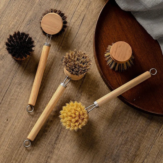 Brosse à vaisselle en bois.
